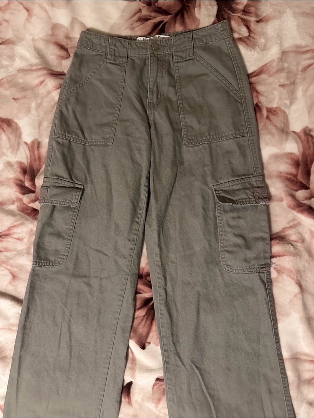 Women’s cargo pants size XS full length grey/khaki